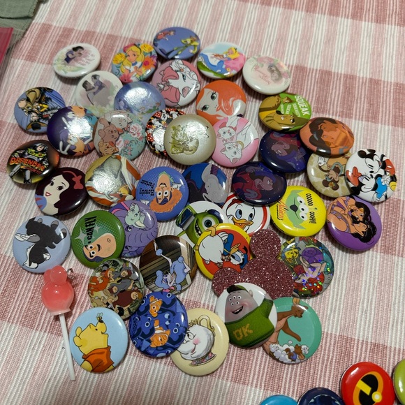 Disney variety buttons - Picture 3 of 10